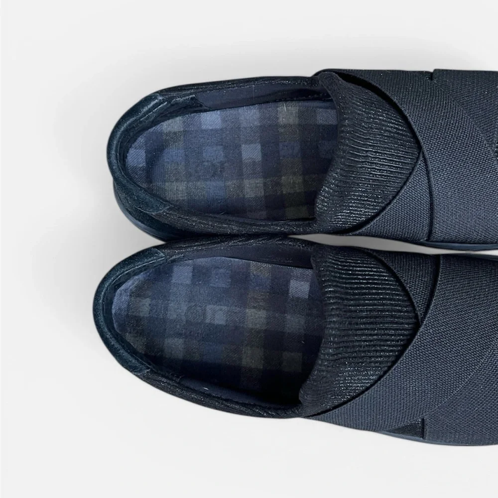 Born Banshee Slip-on Ribbed Comfort Loafer in Black Size 9